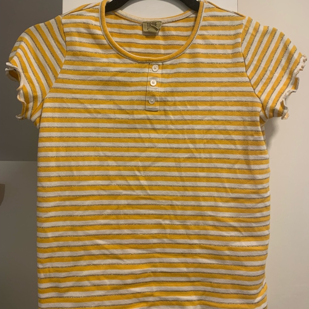 Short sleeved, girls large tee shirt(equal to adult small crop top)